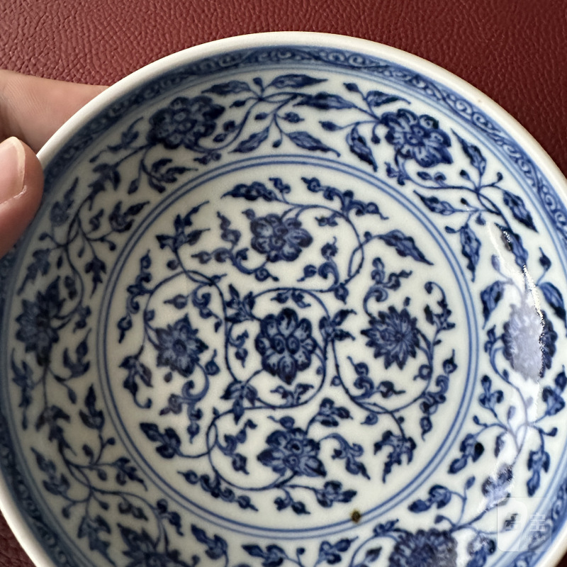 清雍正 青花缠枝花卉纹盘 - 图13